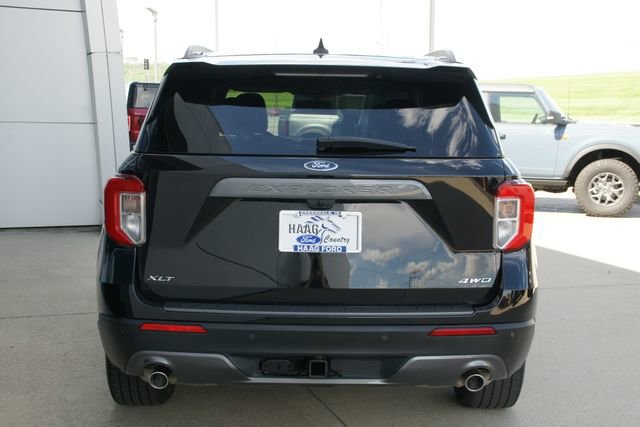 Certified 2022 Ford Explorer XLT w/ Equipment Group 202A AWD/4WD image 4