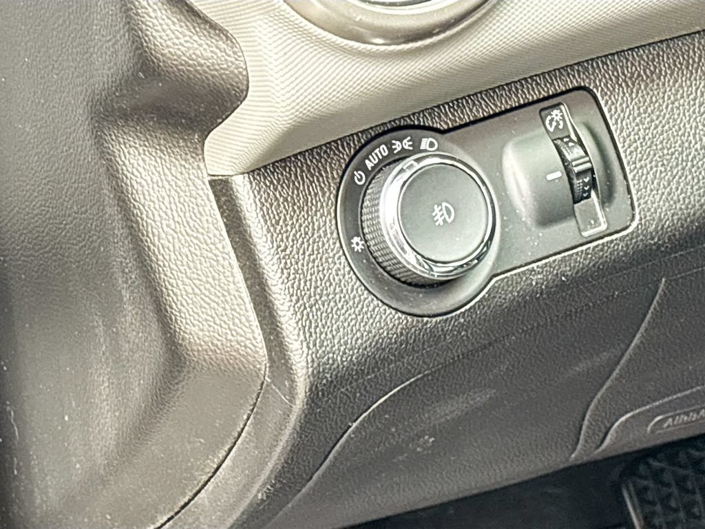 Used 2015 Chevrolet Sonic LTZ FWD image 10