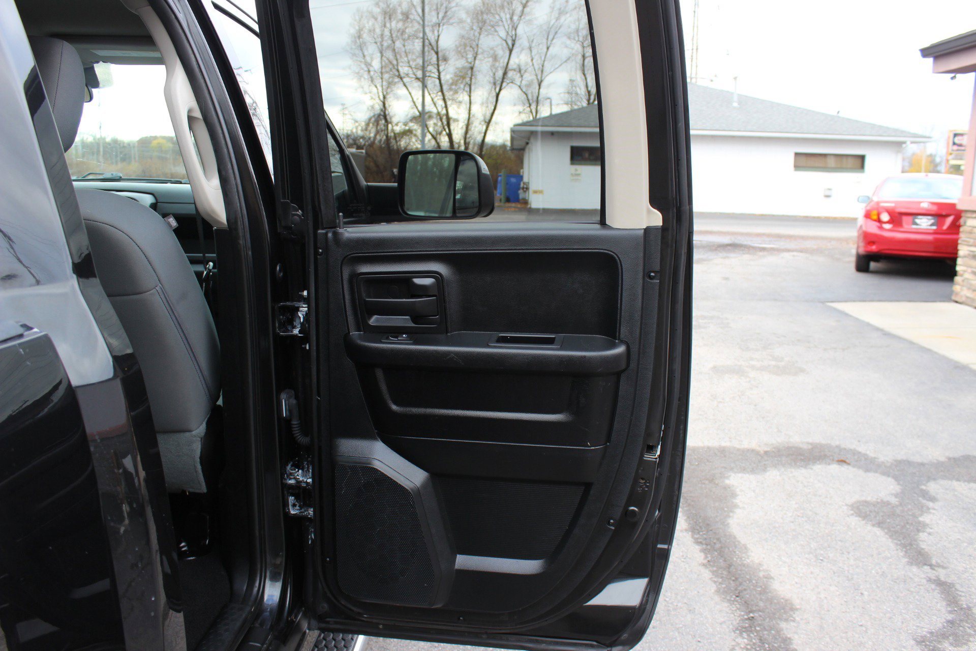 Used 2016 RAM 1500 ST w/ SXT Appearance Group AWD/4WD image 35