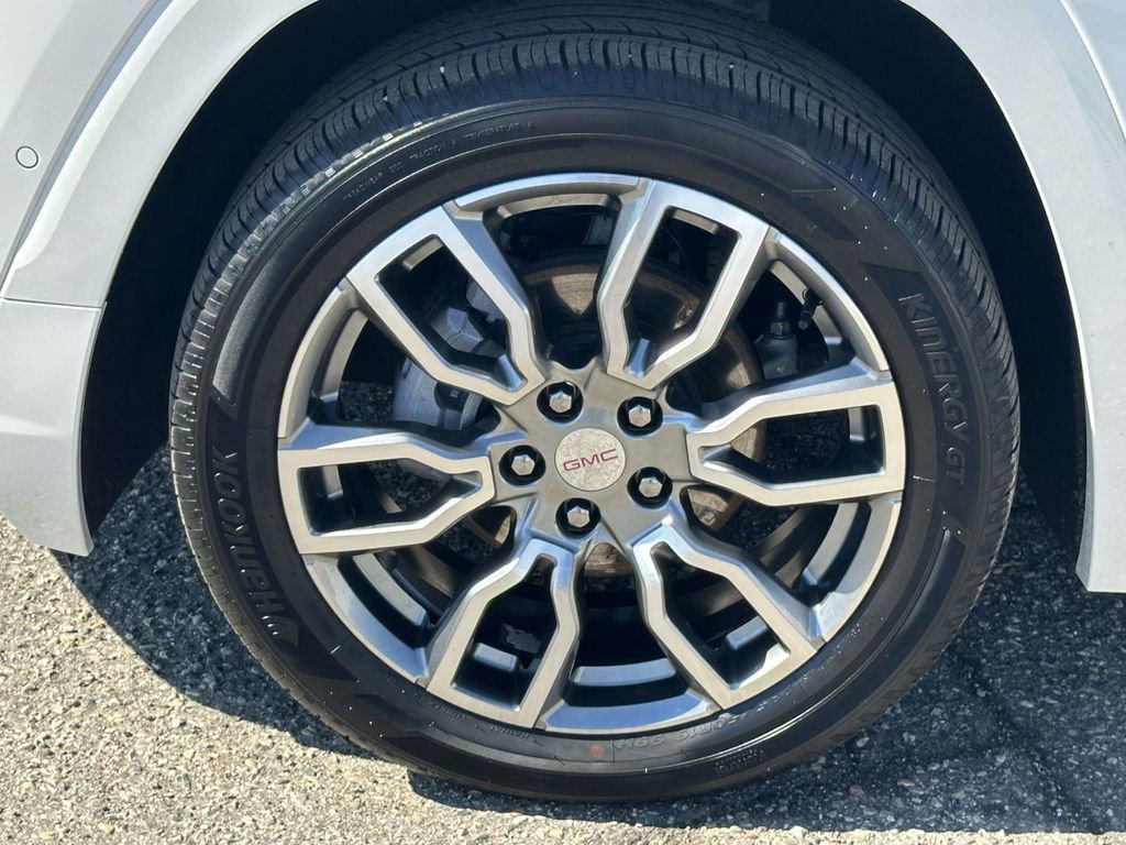 Certified 2024 GMC Terrain Denali w/ Denali Premium Package image 9