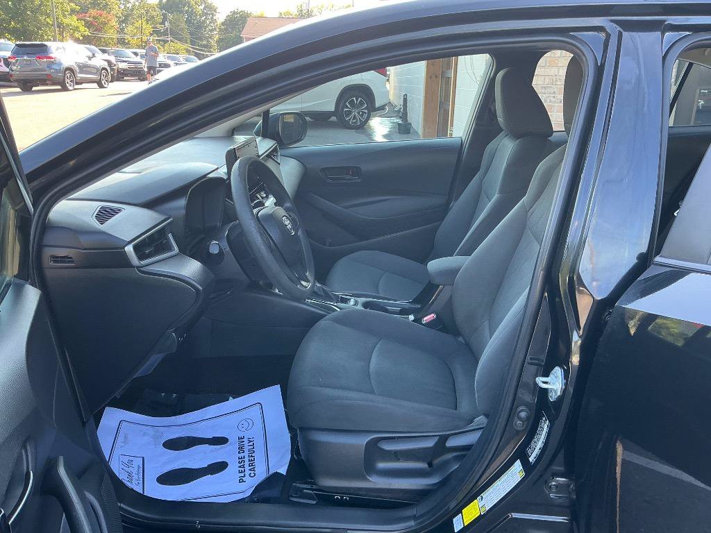 Used 2022 Toyota Corolla LE FWD image 16