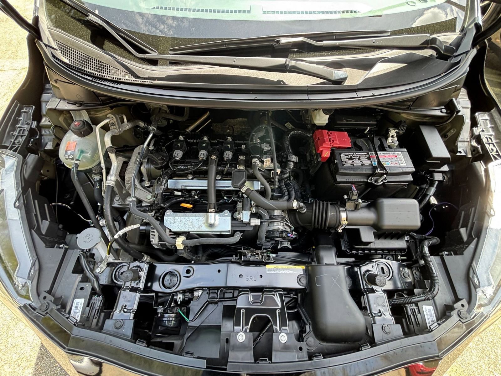 Used 2025 Nissan Versa SV image 32