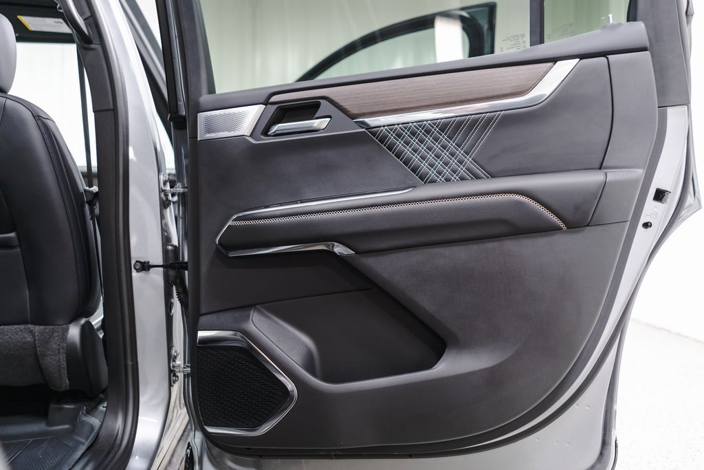 Used 2024 GMC Acadia Denali image 34