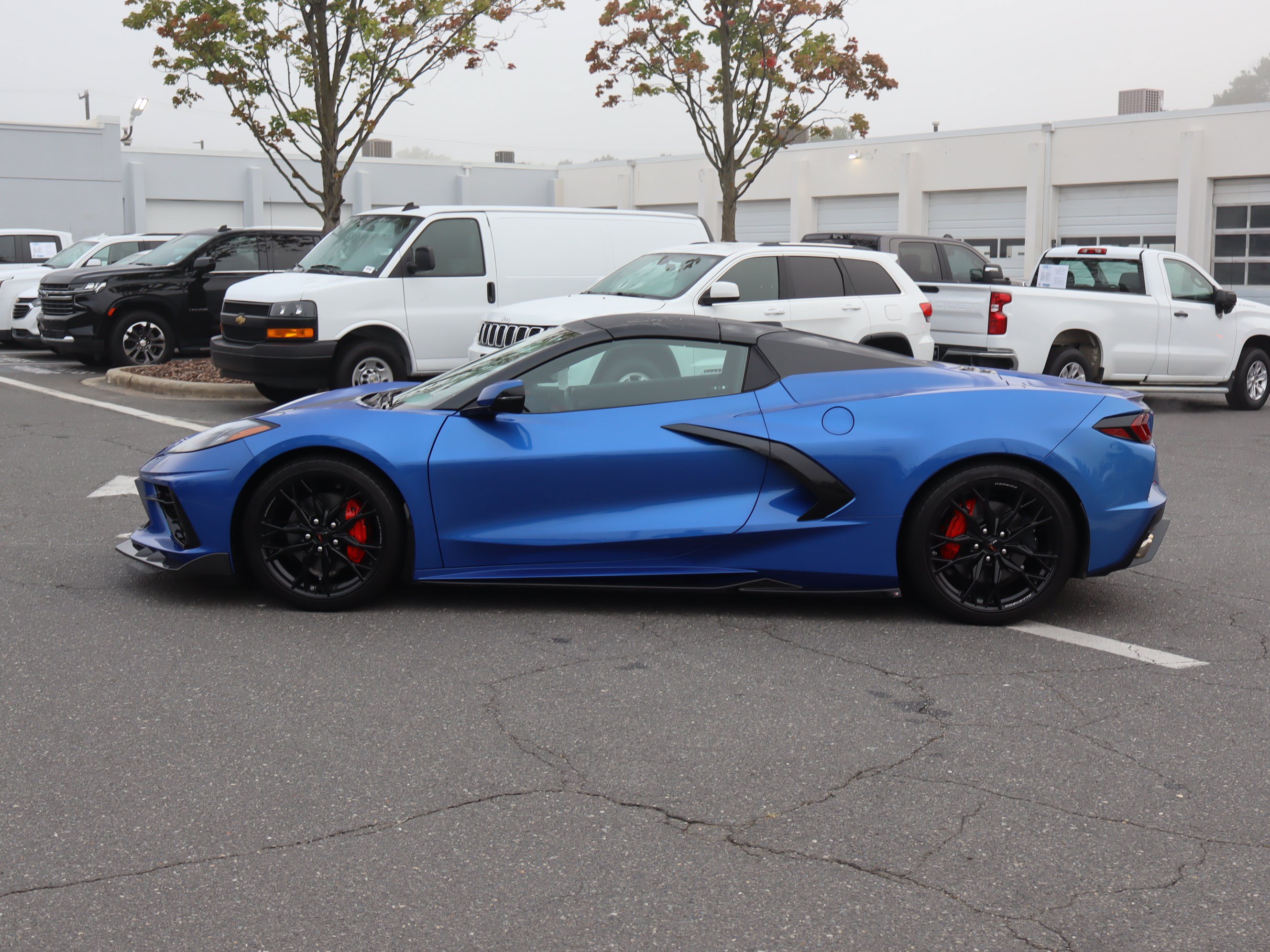 Used 2023 Chevrolet Corvette Stingray Preferred Conv w/ Stealth Interior Trim Package RWD image 7