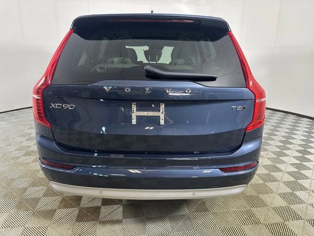 Used 2022 Volvo XC90 T5 Momentum w/ Climate Package AWD/4WD image 8