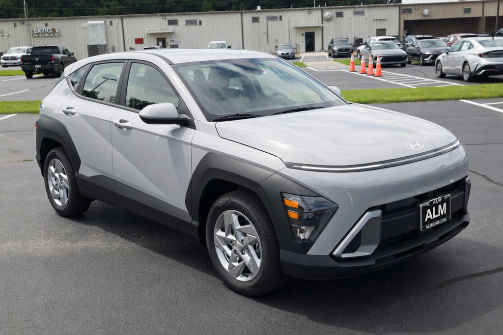 New 2027 Hyundai Kona SE FWD image 4