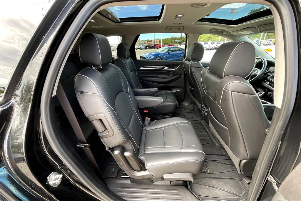 Used 2021 Buick Enclave Avenir w/ Avenir Technology Package AWD/4WD image 25