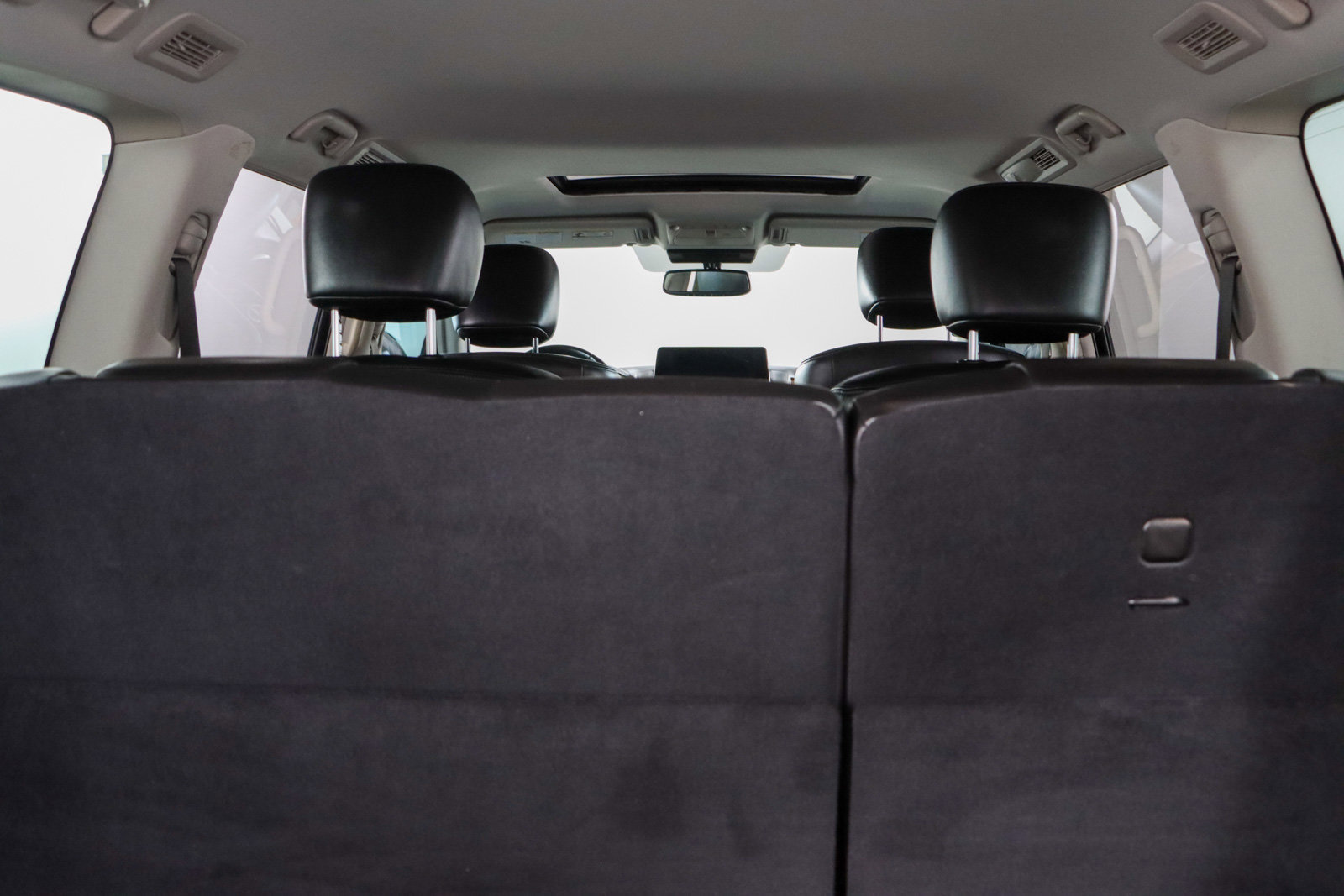 Used 2022 Nissan Armada SL w/ Captain's Chairs Package image 32