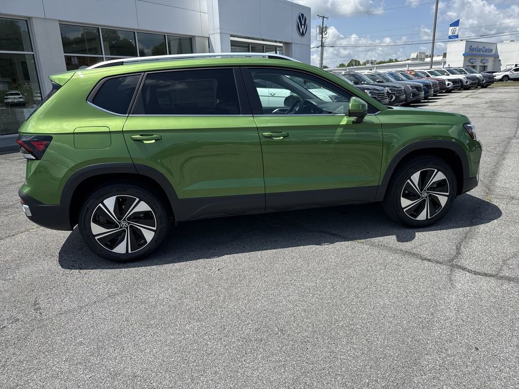 New 2025 Volkswagen Taos SE AWD/4WD image 4