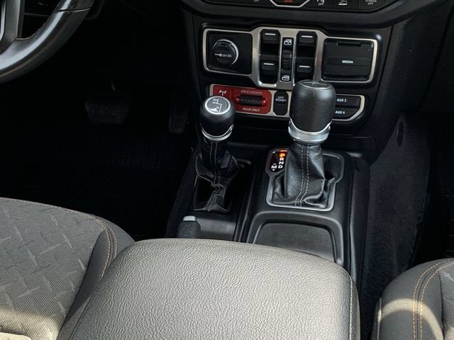 Used 2024 Jeep Gladiator Mojave w/ Safety Group AWD/4WD image 27