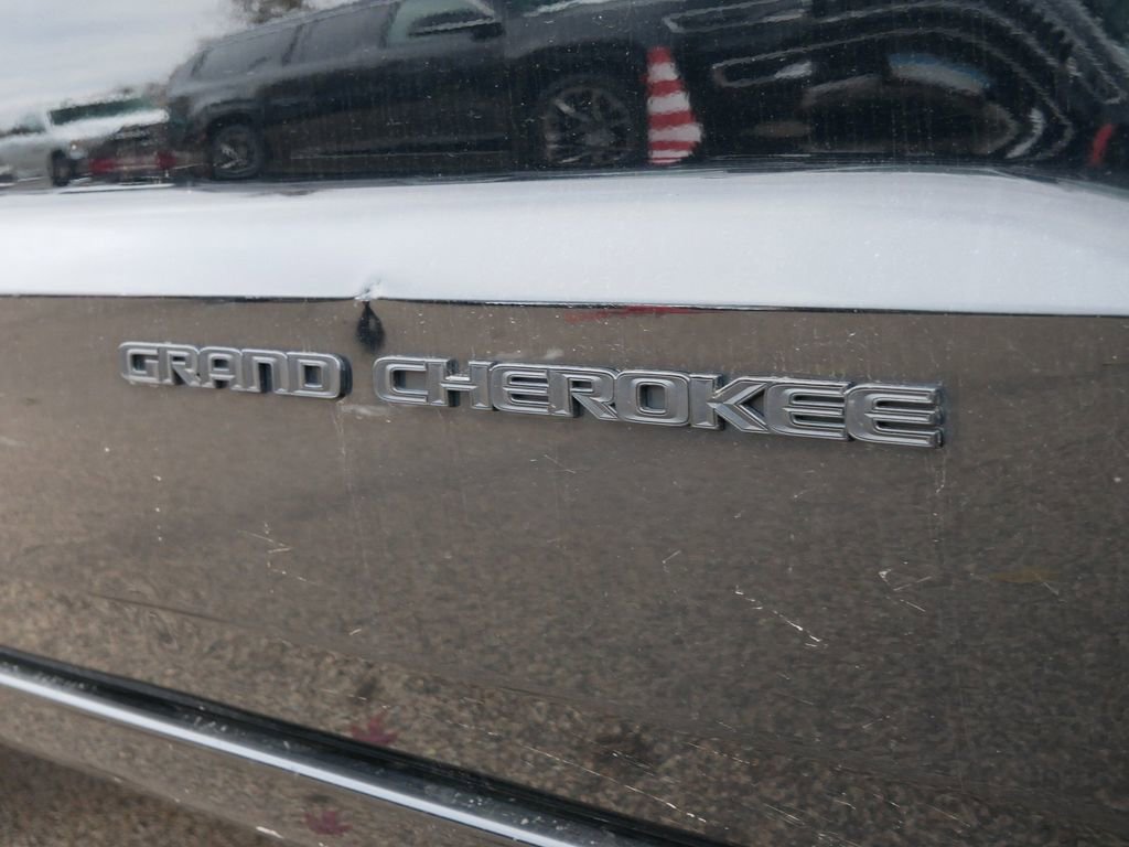 Used 2019 Jeep Grand Cherokee Altitude image 19