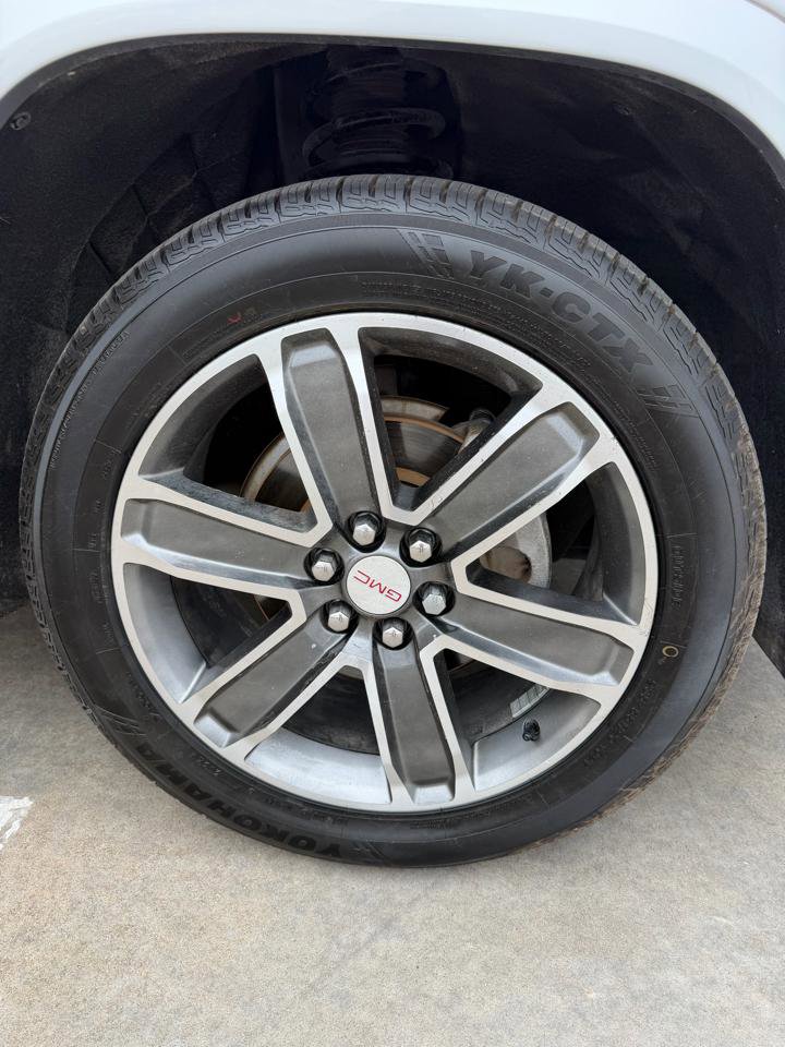 Used 2018 GMC Acadia Denali w/ Technology Package FWD image 28