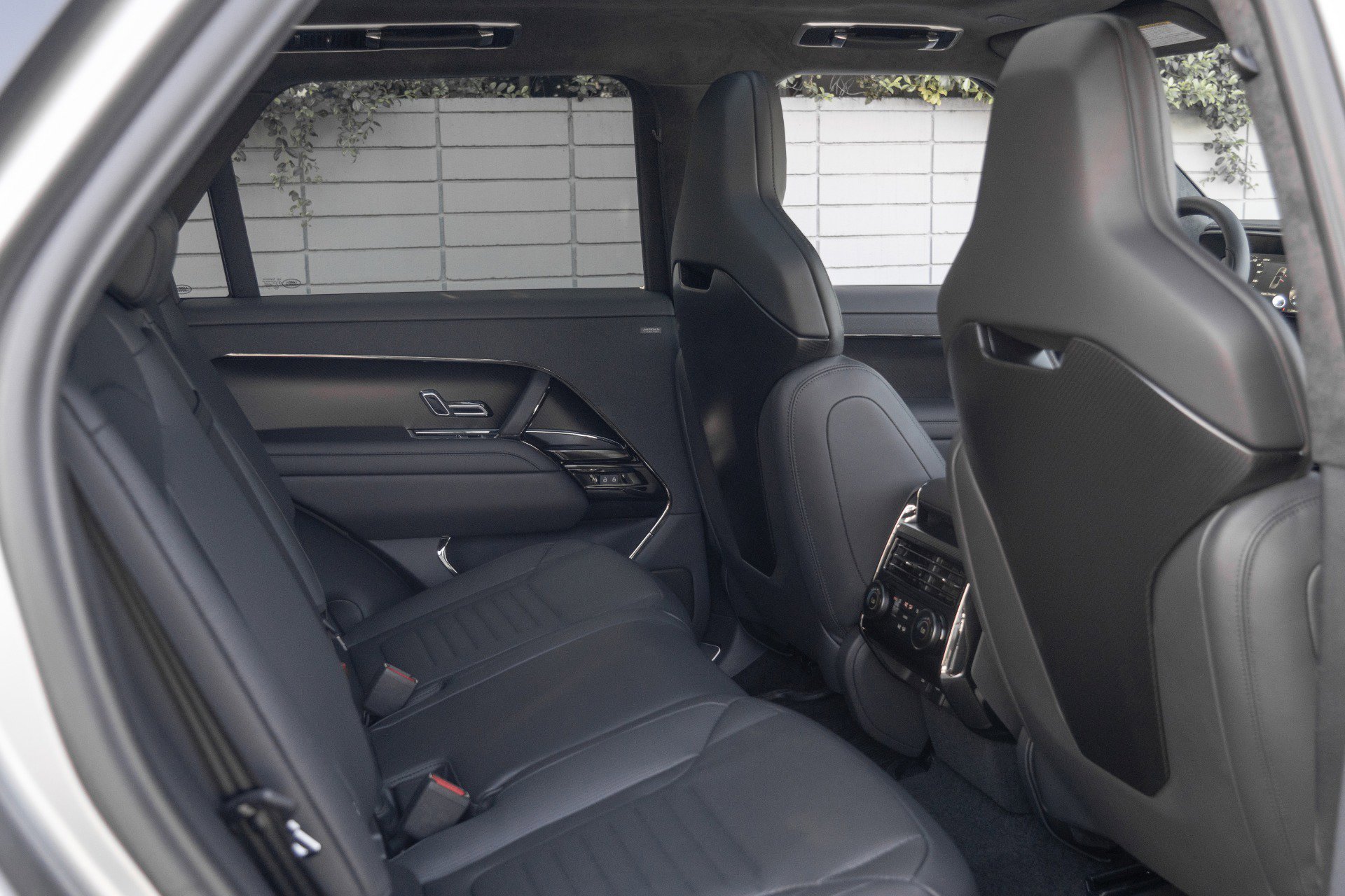 Used 2024 Land Rover Range Rover Sport image 40