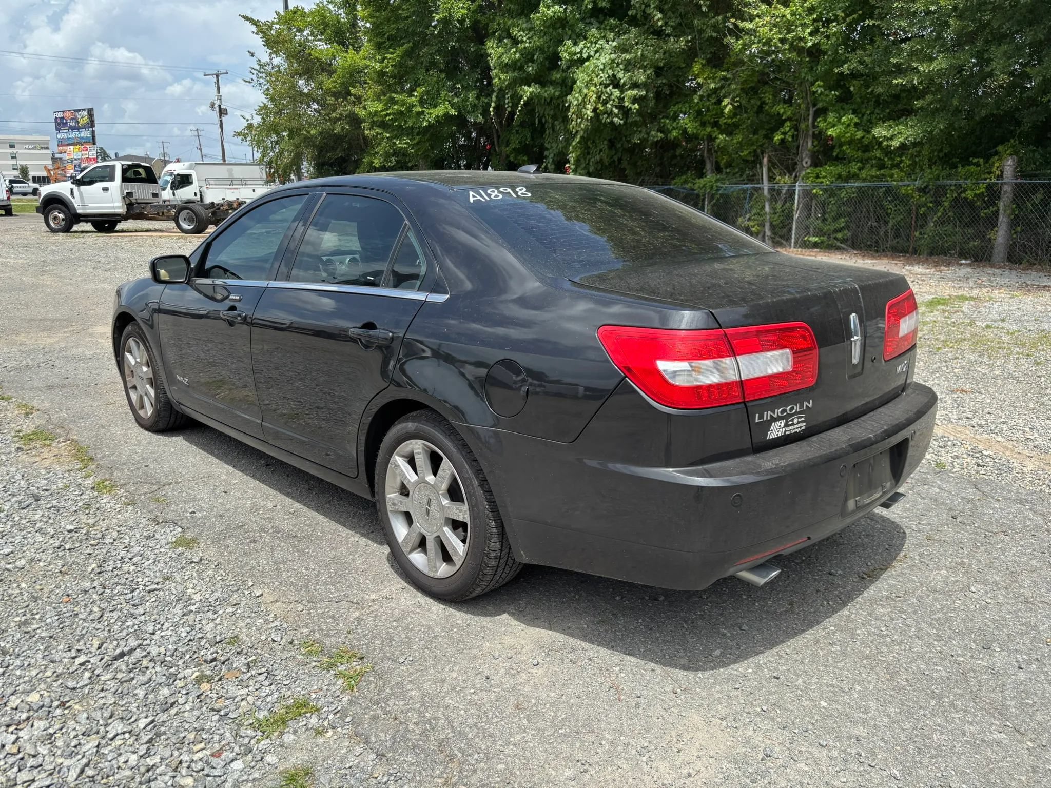 Used 2009 Lincoln MKZ FWD image 2