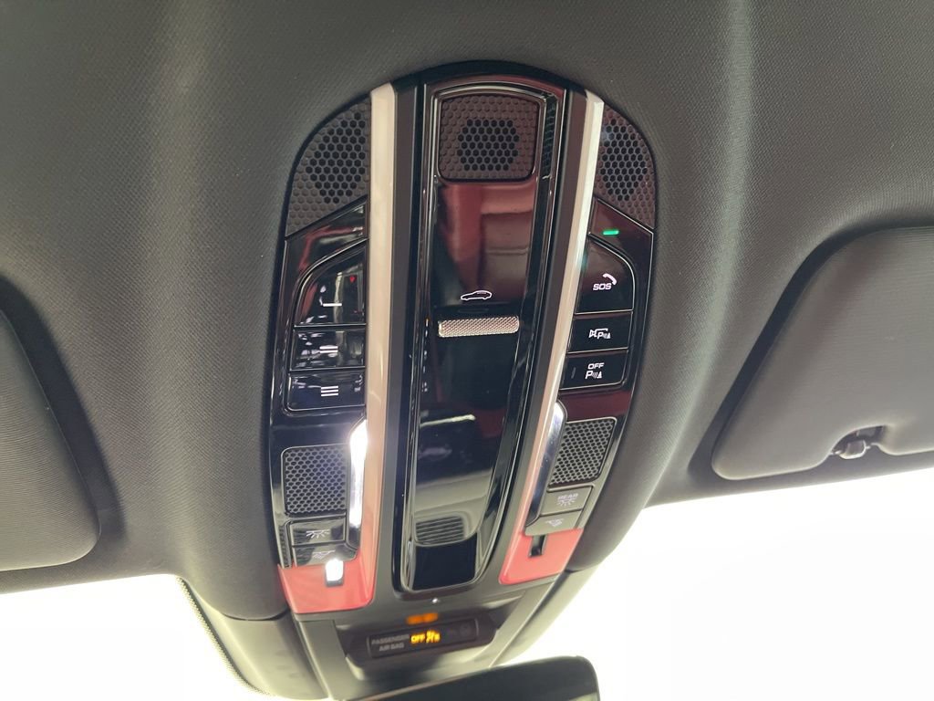 Used 2022 Porsche Cayenne E-Hybrid Coupe image 8