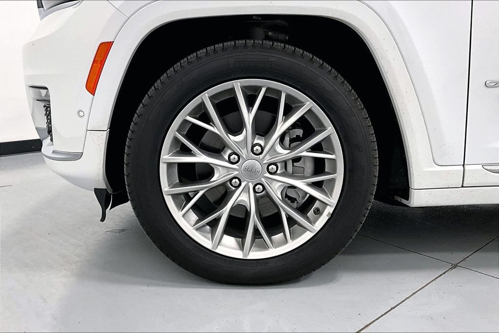 Used 2024 Jeep Grand Cherokee L Summit AWD/4WD image 8