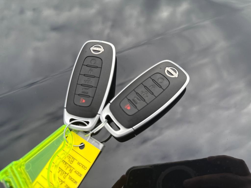 Certified 2025 Nissan Pathfinder Platinum image 33