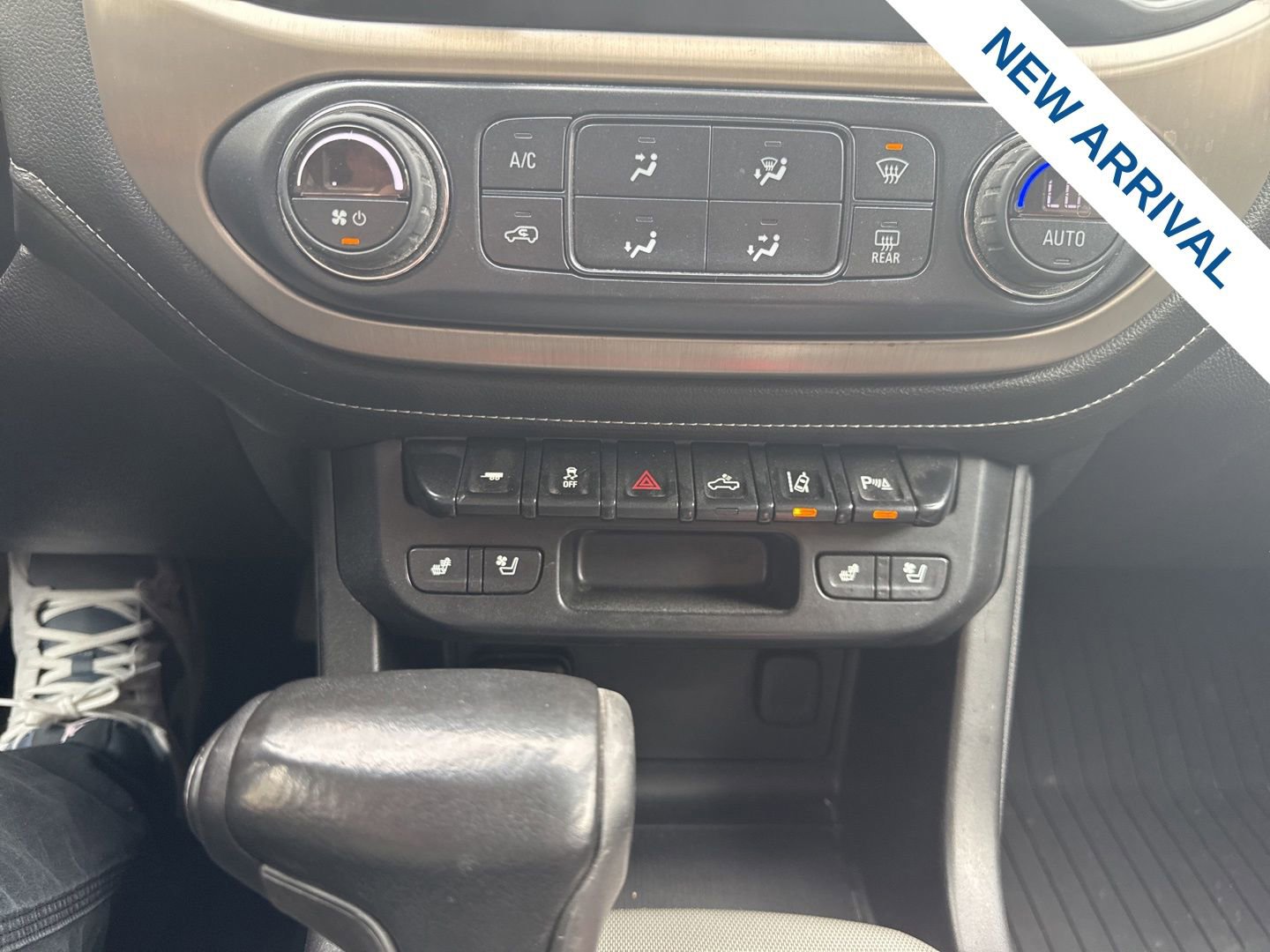 Used 2020 GMC Canyon Denali image 25