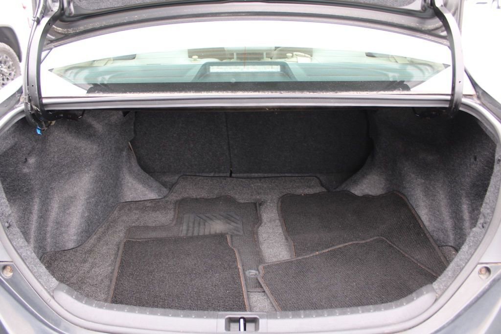 Used 2014 Toyota Corolla LE image 10