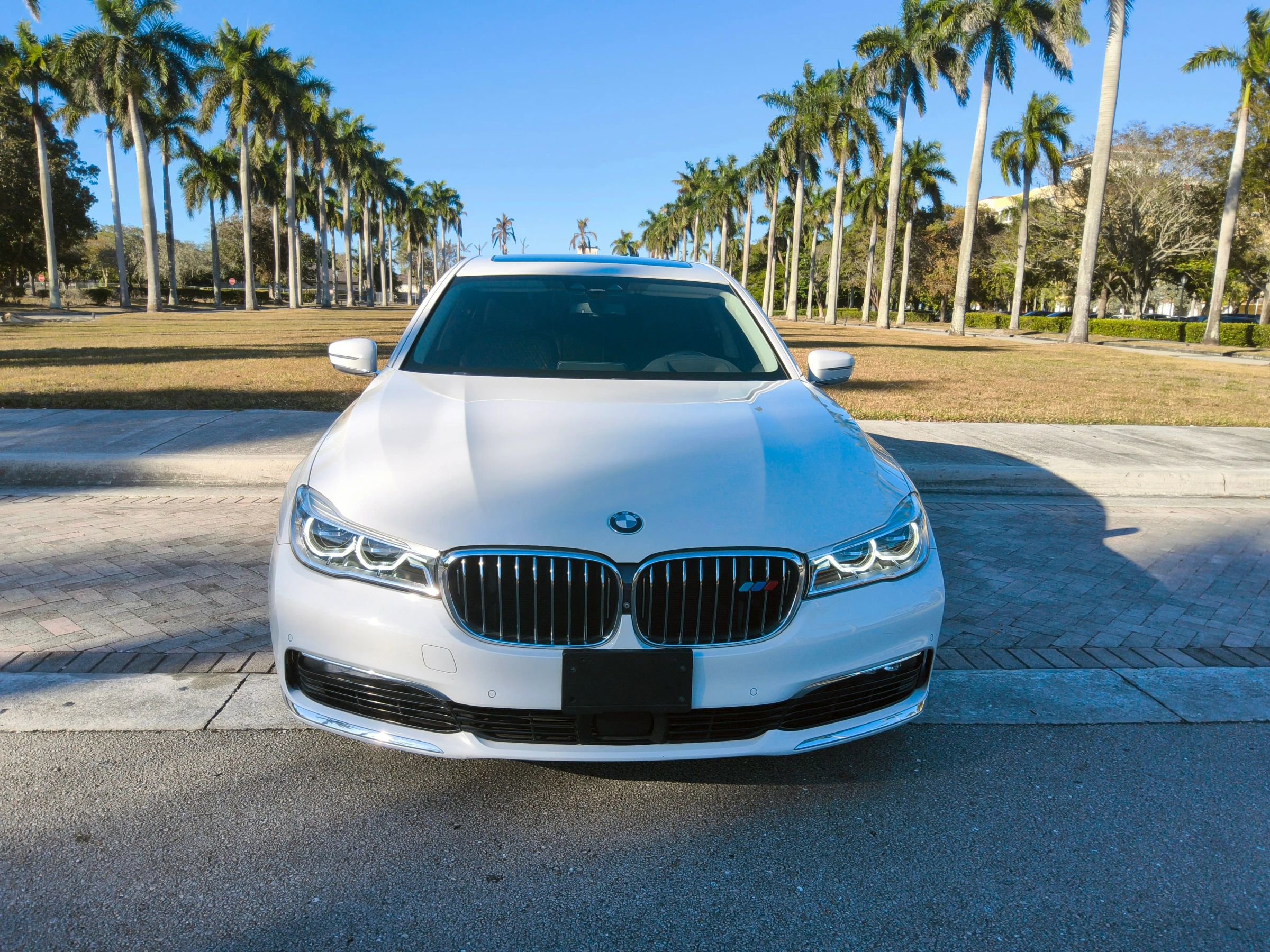 Used 2018 BMW 750i xDrive image 2