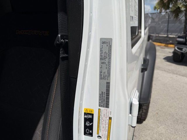 Used 2025 Jeep Gladiator Mojave w/ Convenience Group image 14