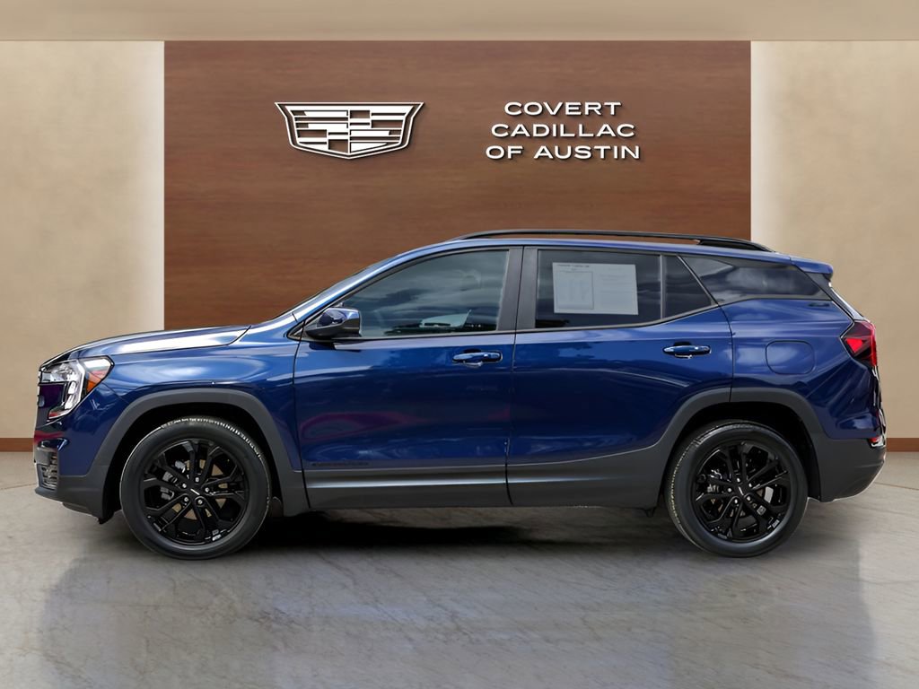 Used 2022 GMC Terrain SLE w/ Driver Convenience Package FWD image 2