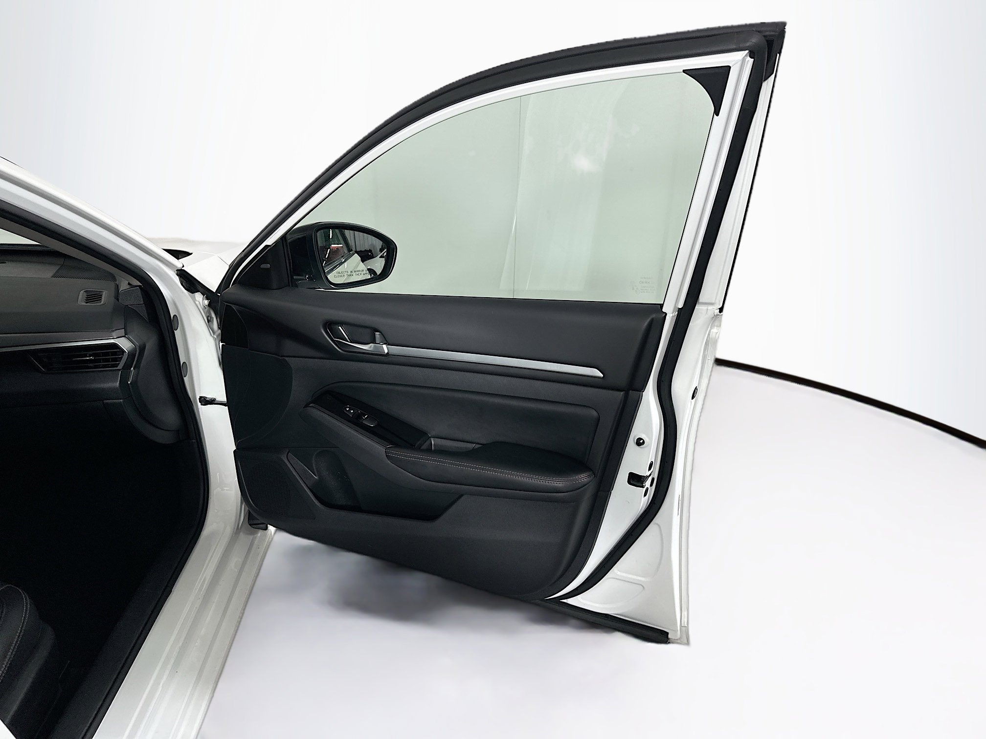 Used 2024 Nissan Altima 2.5 SR image 29