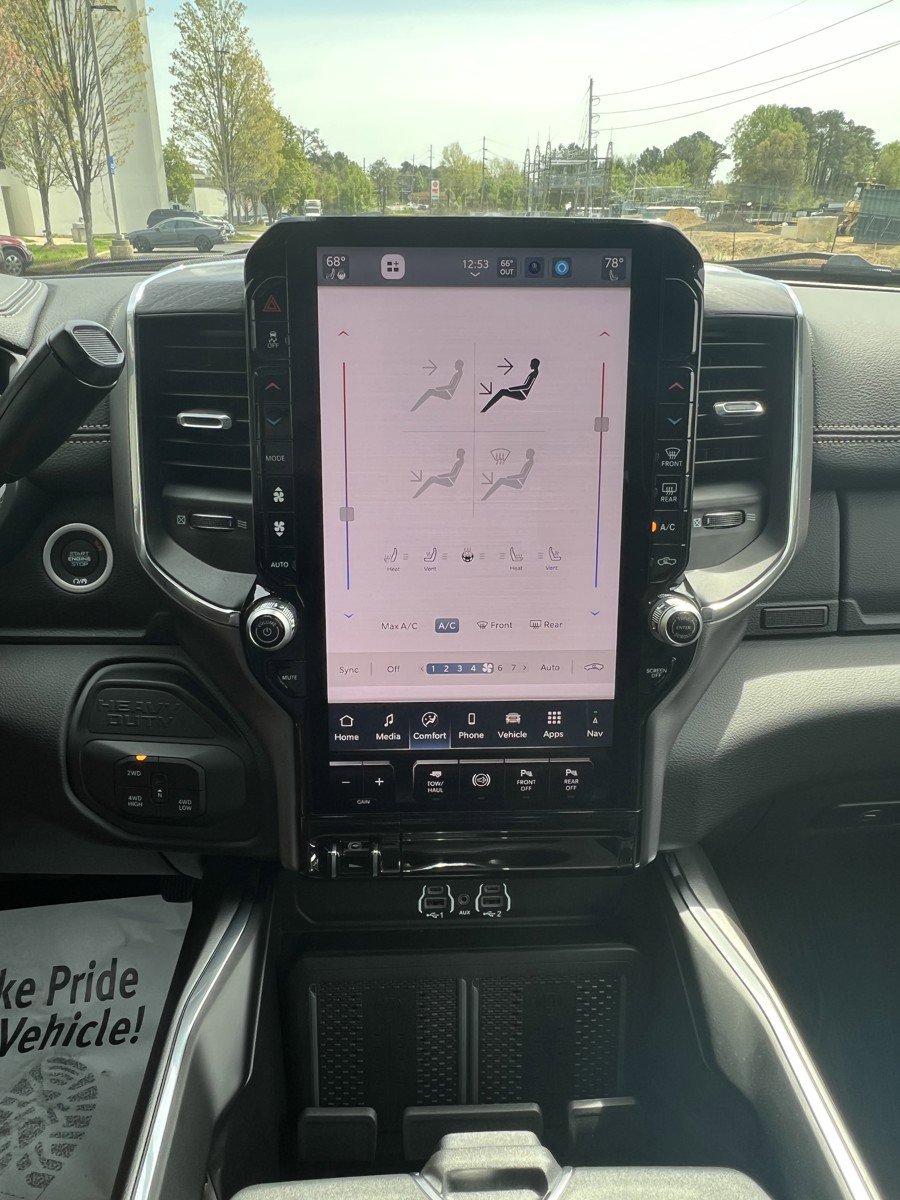 New 2026 RAM 2500 Laramie AWD/4WD image 22