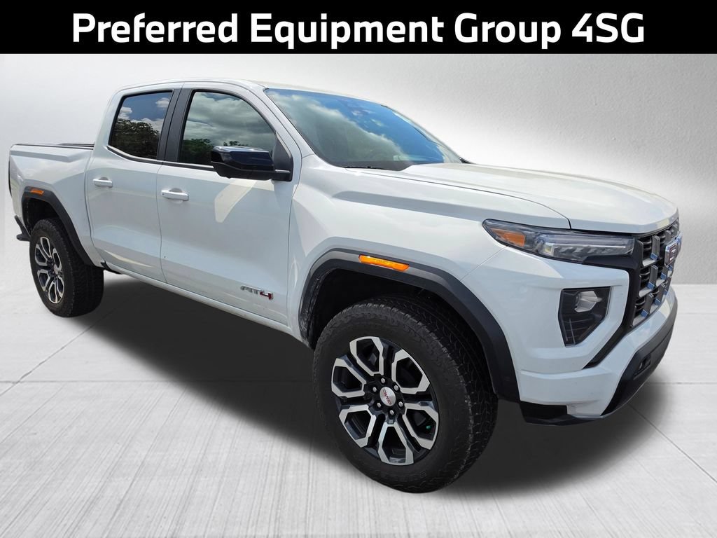 Used 2024 GMC Canyon AT4 w/ AT4 Premium Package AWD/4WD image 4