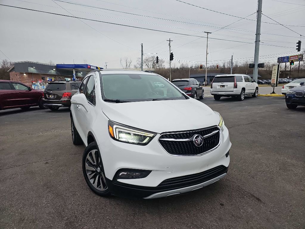 Used 2018 Buick Encore Essence image 3