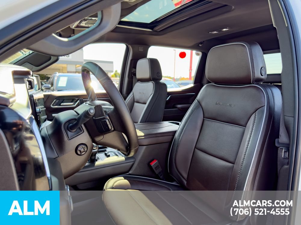 Used 2025 GMC Sierra 1500 Denali w/ Denali Reserve Package AWD/4WD image 9