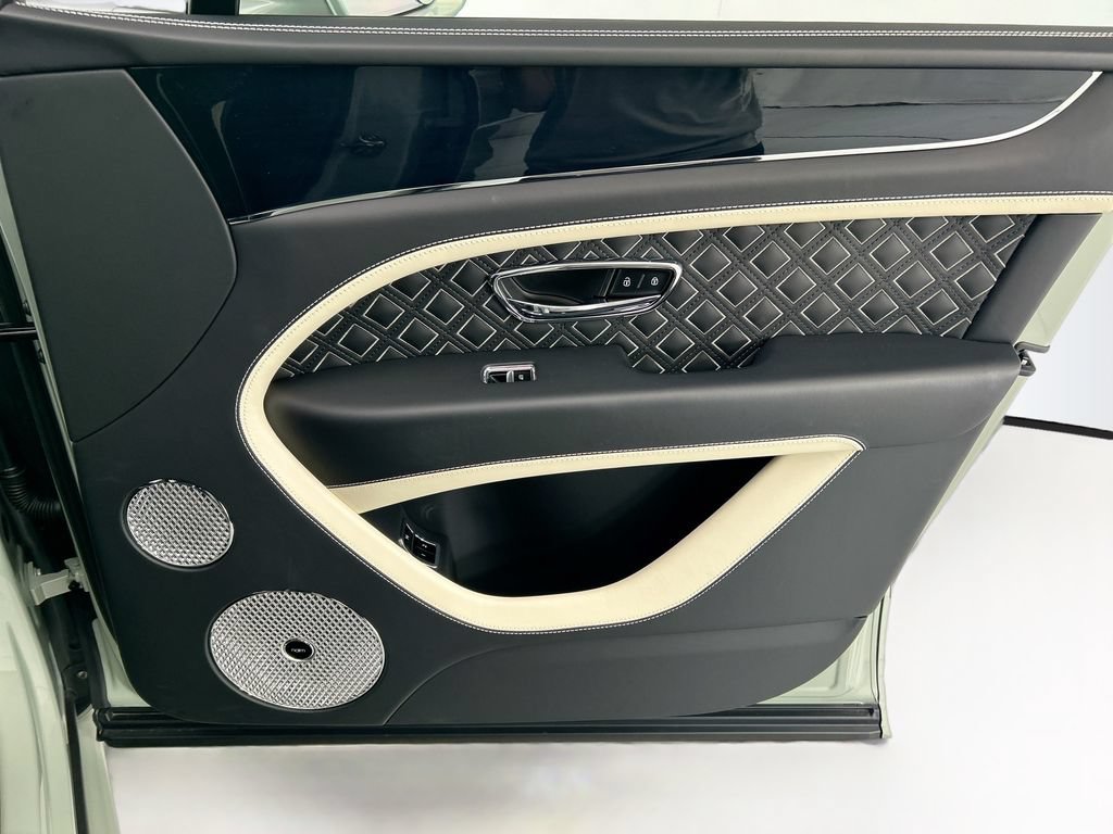 Used 2023 Bentley Bentayga Speed AWD/4WD image 24