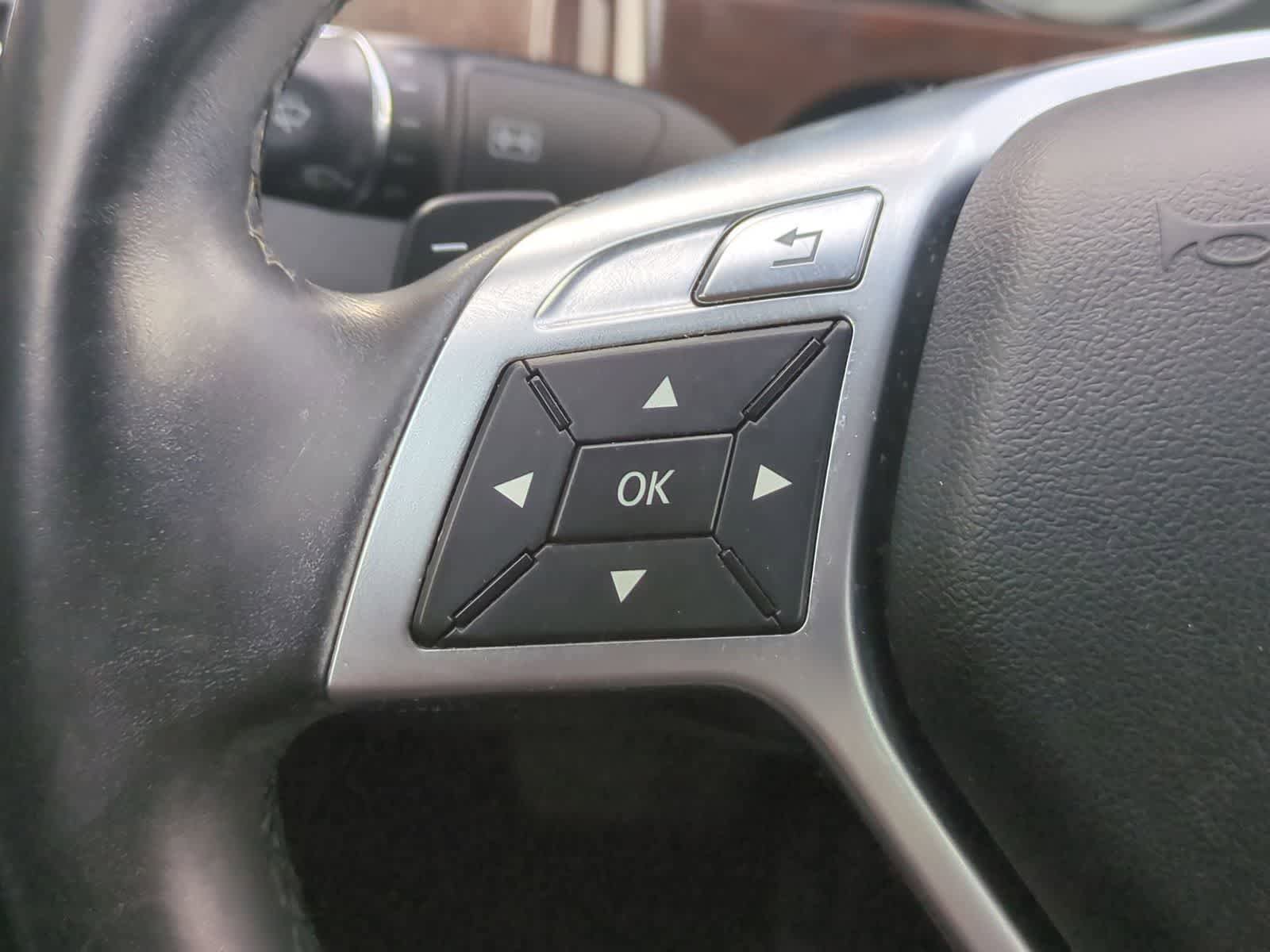 Used 2014 Mercedes-Benz E 550 4MATIC Sedan image 24