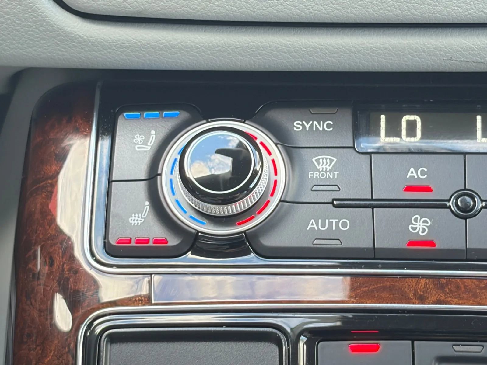 Used 2012 Audi A8 L 4.2 image 22