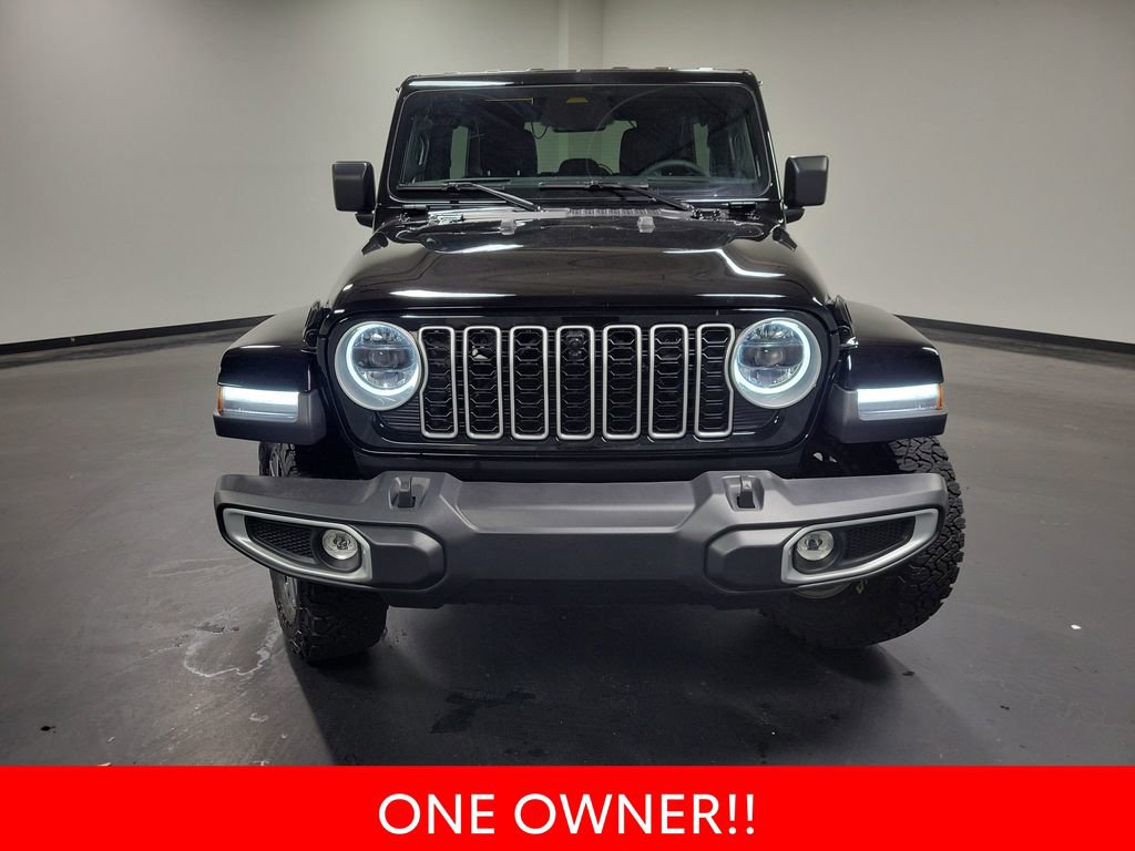 Used 2025 Jeep Wrangler Sahara AWD/4WD image 3