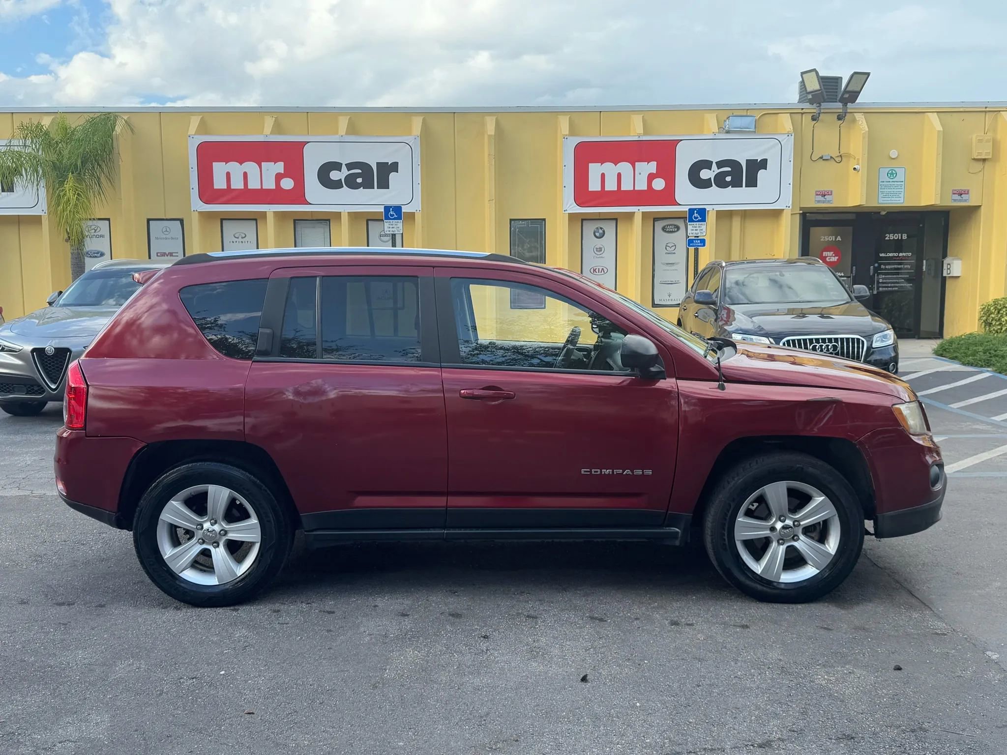 Used 2012 Jeep Compass Latitude w/ Sun/Sound Group AWD/4WD image 7