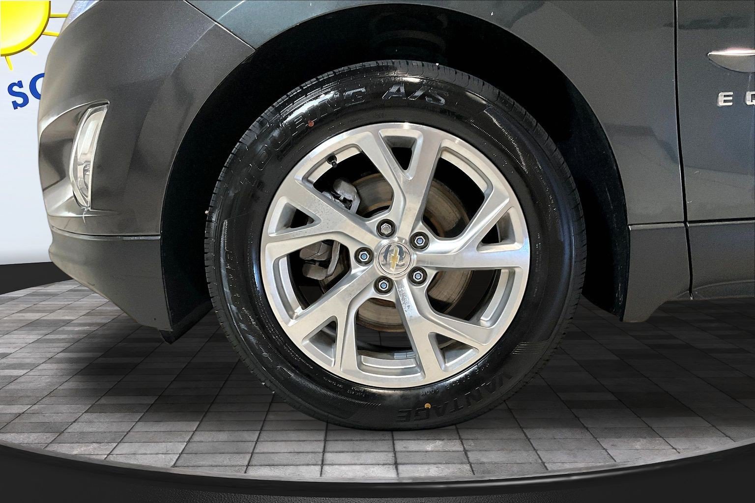 Used 2020 Chevrolet Equinox LT FWD image 33