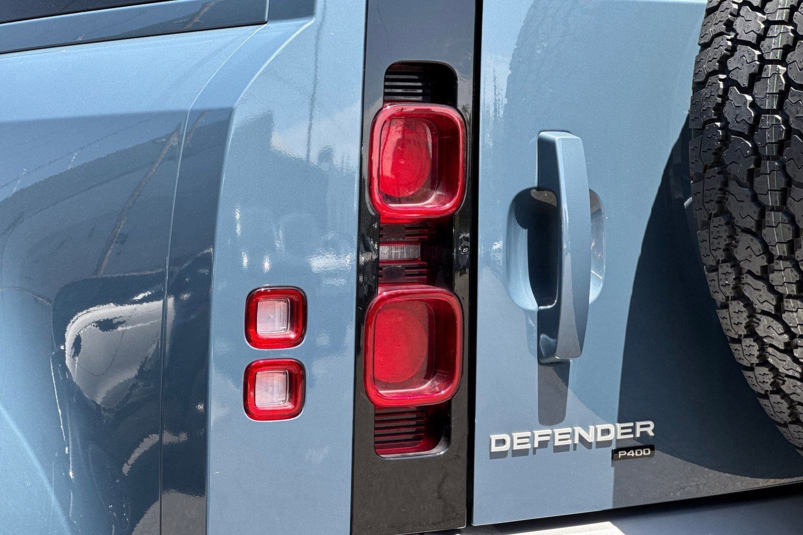 Used 2023 Land Rover Defender 110 SE AWD/4WD image 10