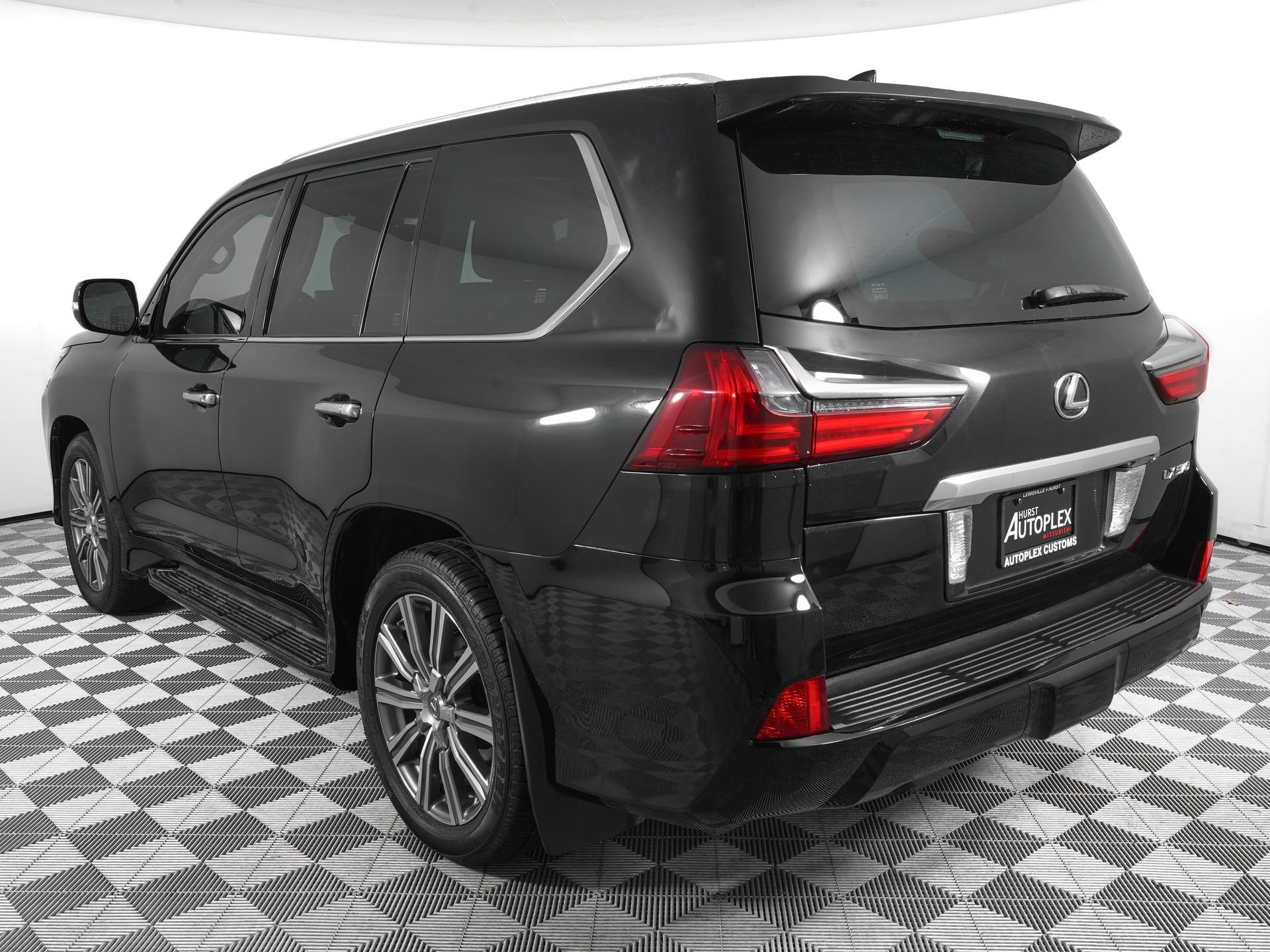 Used 2016 Lexus LX 570 4WD w/ Luxury Package image 6