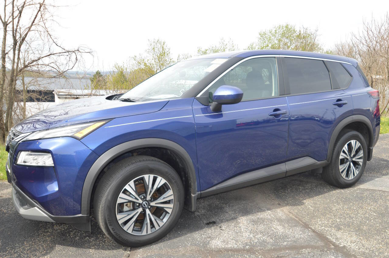 Used 2023 Nissan Rogue SV AWD/4WD image 2