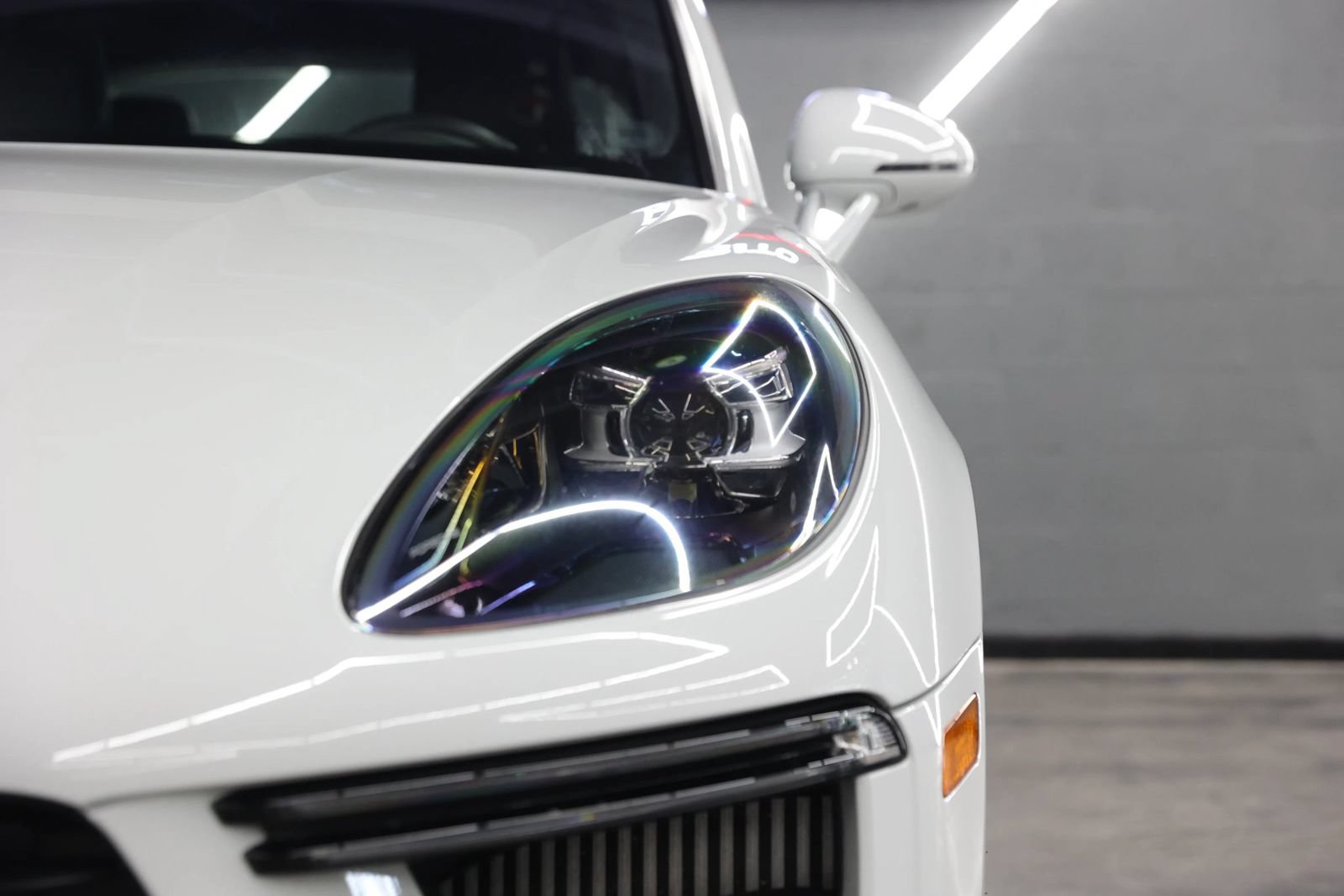 Used 2020 Porsche Macan Turbo AWD/4WD image 6