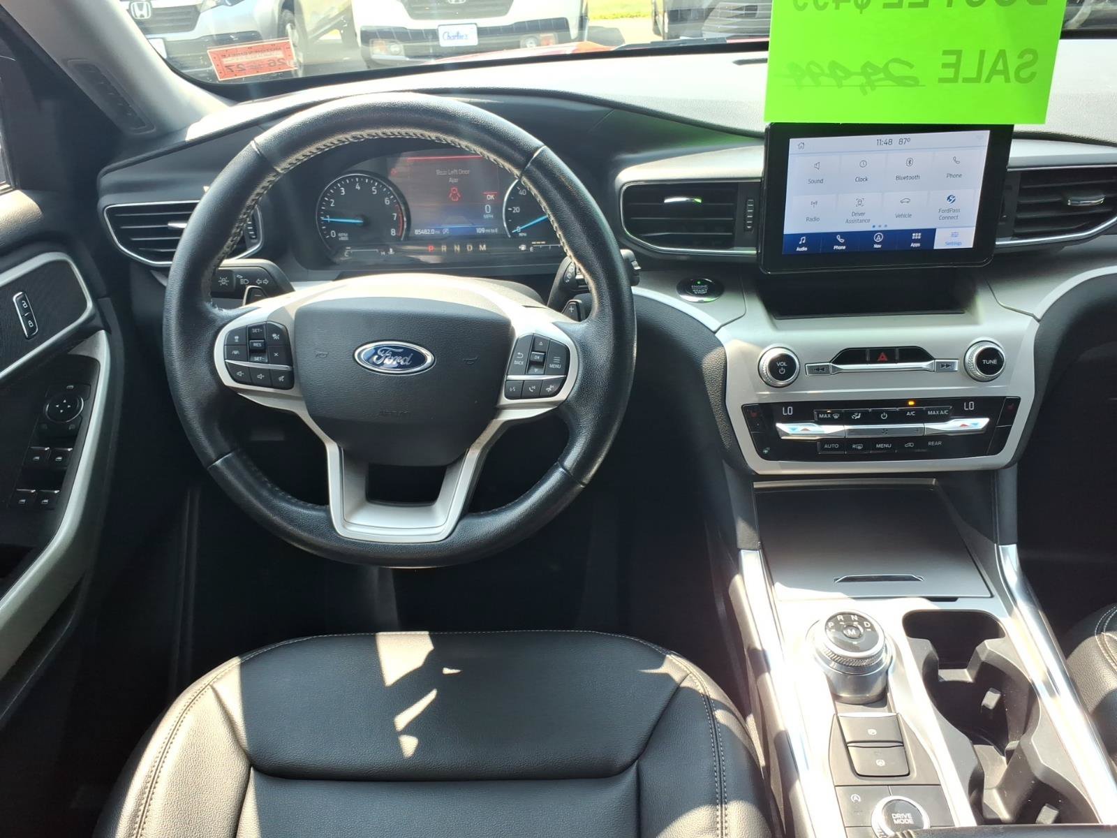 Used 2020 Ford Explorer XLT w/ Equipment Group 202A AWD/4WD image 9