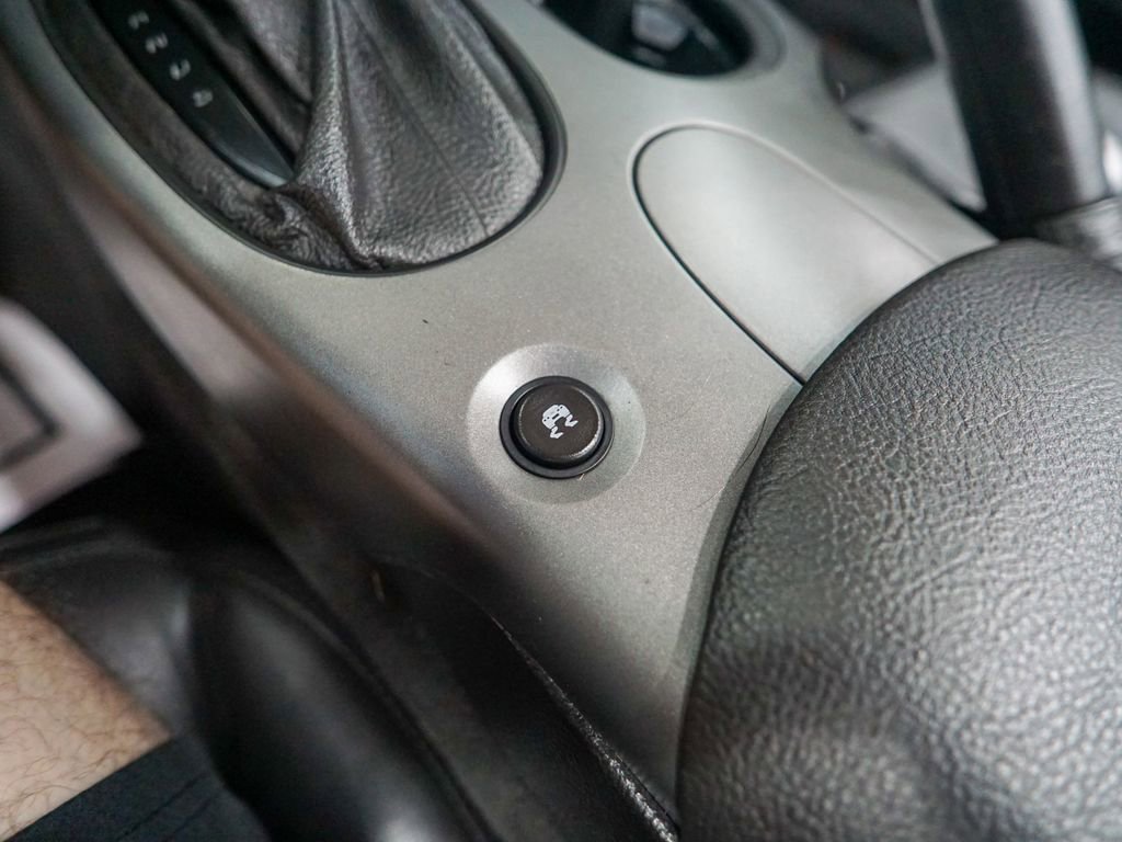 Used 2007 Chevrolet Corvette Convertible w/ Preferred Equipment Group image 19