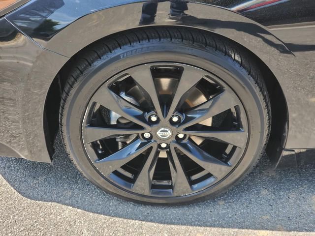 Used 2021 Nissan Maxima SR w/ Sport Mat Group FWD image 9