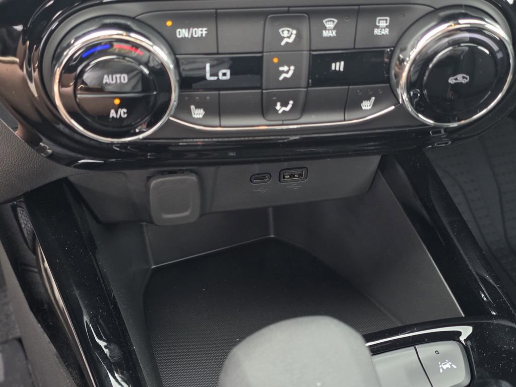 New 2026 Chevrolet Trax RS w/ Driver Confidence Package FWD image 17