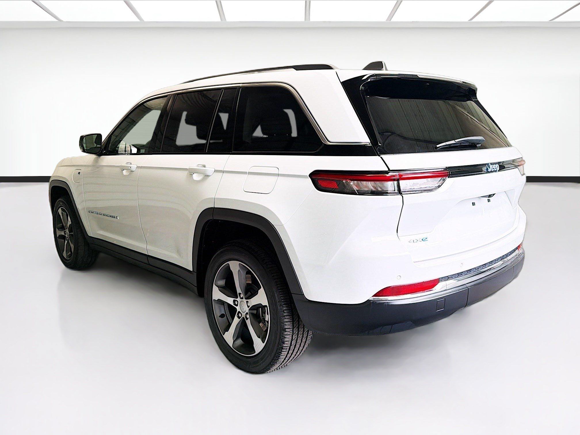 Used 2023 Jeep Grand Cherokee 4WD 4xe image 6