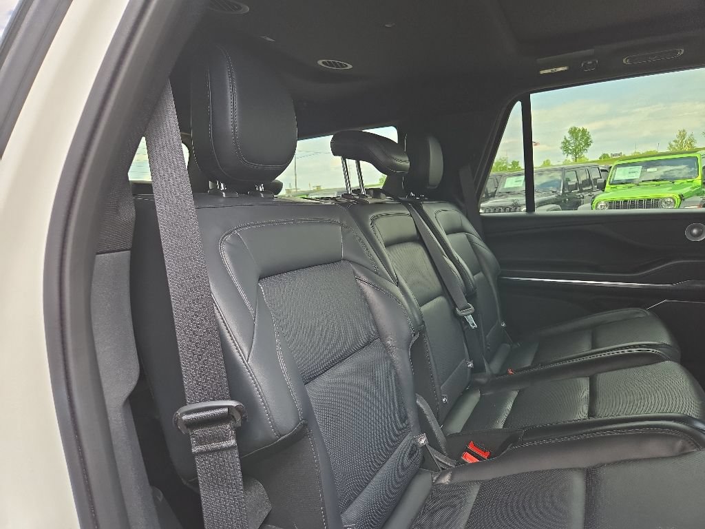 Used 2025 Lincoln Navigator Reserve w/ Jet Appearance Package AWD/4WD image 90