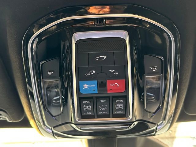 Used 2023 Jeep Grand Wagoneer Series II image 18