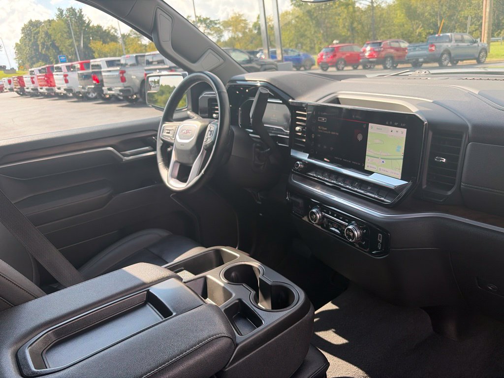 Used 2025 GMC Sierra 1500 SLT AWD/4WD image 40