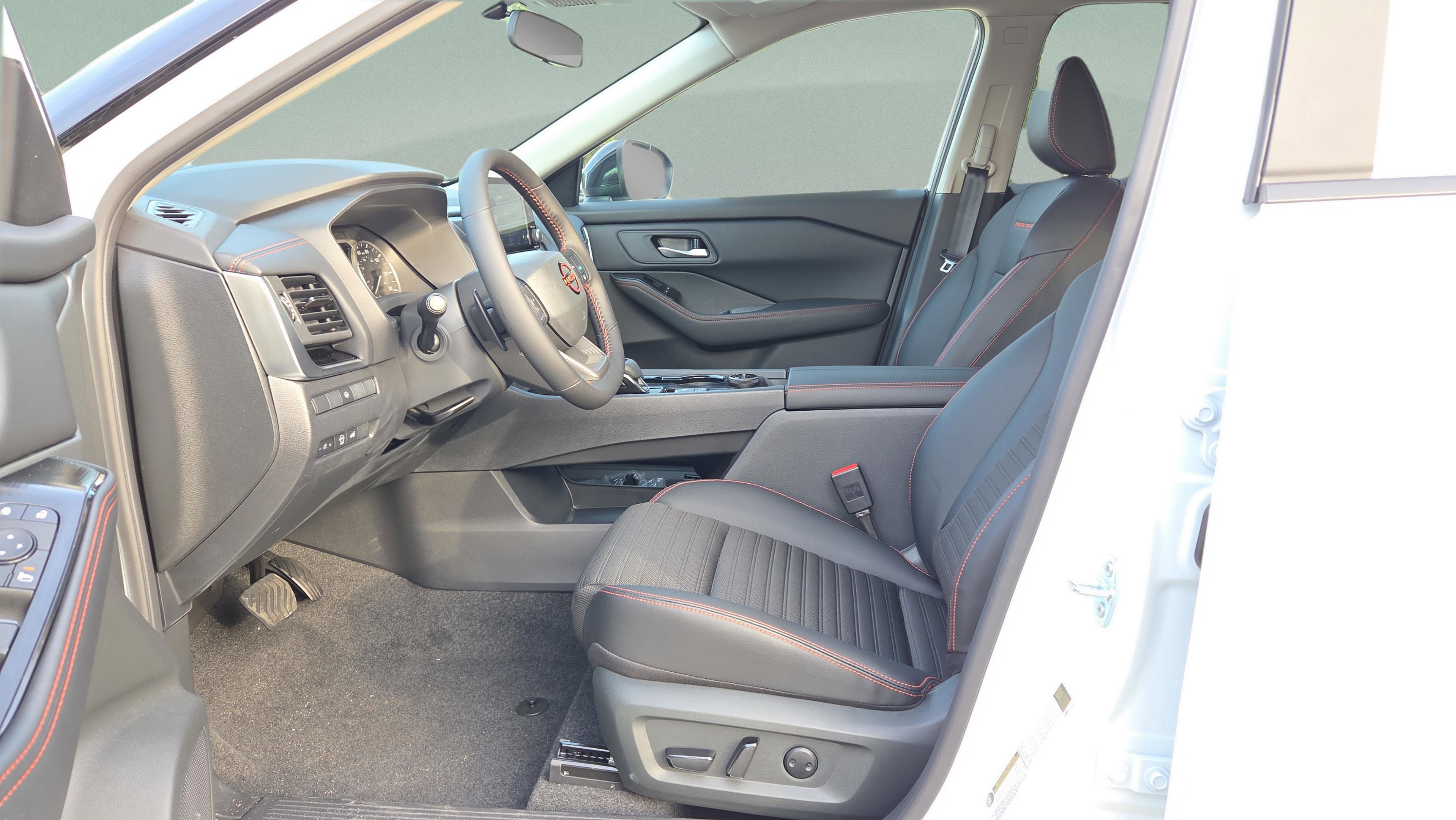 New 2026 Nissan Rogue Rock Creek image 9